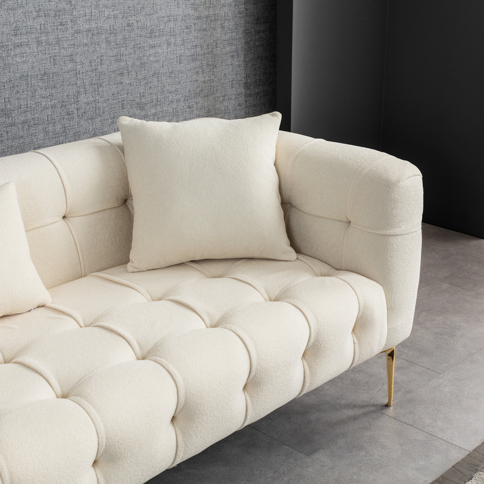 Everly Quinn Hilliker 91'' Upholstered Sofa
